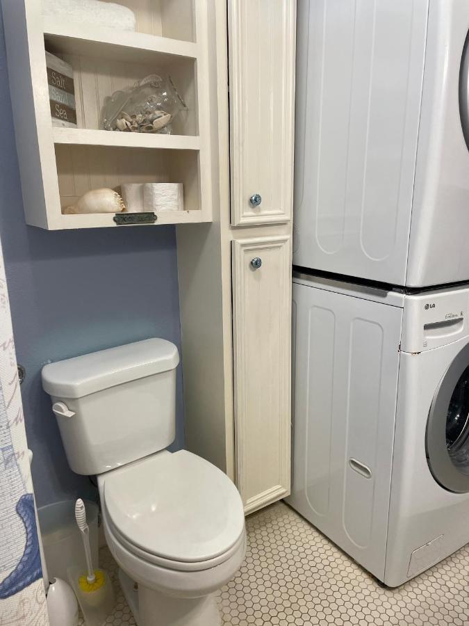 Seablue Cottage - Downstairs; 2 Blocks To The Beach 加尔维斯敦 外观 照片