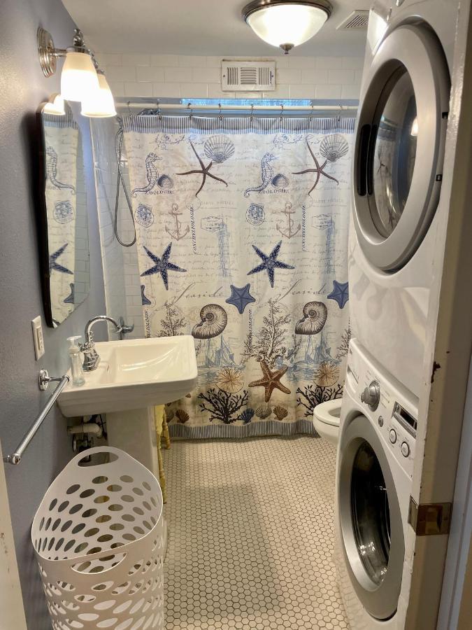 Seablue Cottage - Downstairs; 2 Blocks To The Beach 加尔维斯敦 外观 照片