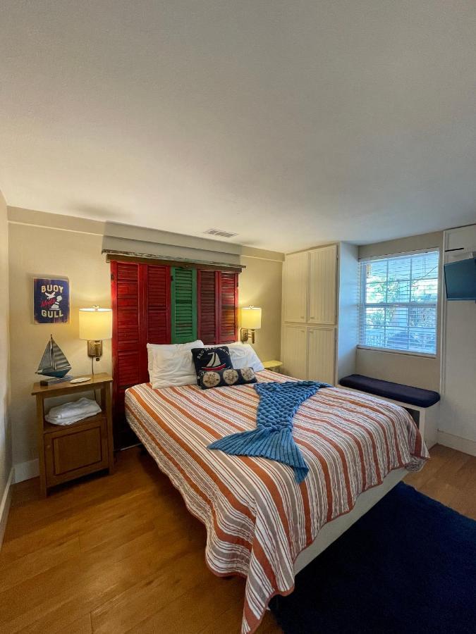 Seablue Cottage - Downstairs; 2 Blocks To The Beach 加尔维斯敦 外观 照片